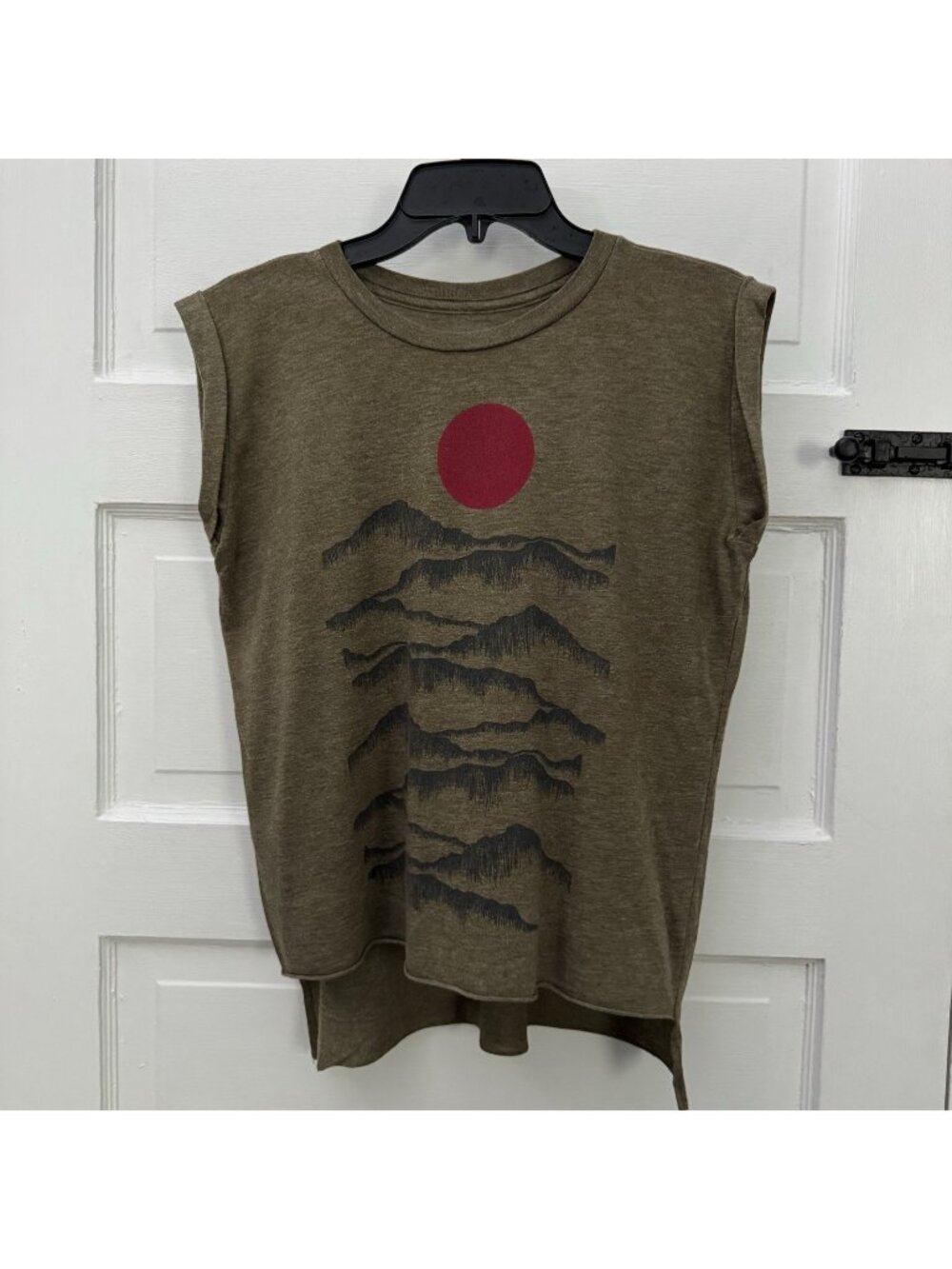 Blackbird Supply Co Womens S Olive Mountain Sunset Graphic Muscle Tank Top
